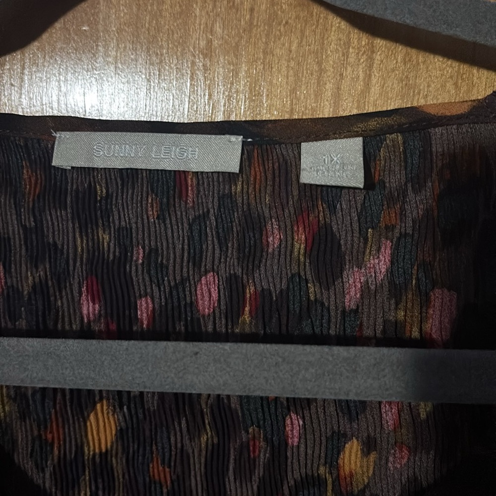 Blouse - Picture 2 of 5